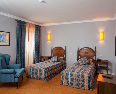 DOUBLE / TWIN ROOM WITH EXTRA BED do Elevador Hotel en Braga