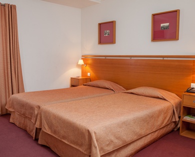 DOUBLE /TWIN BEDROOM WITH EXTRA BED do Lago Hotel en Braga